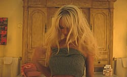 Lily James As Pamela Anderson In 'Pam & Tommy' S1E2'