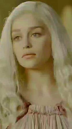 Emilia Clarke's Introduction In Game Of Thrones'