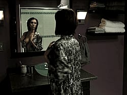 Christy Carlson Romano in Mirrors 2'