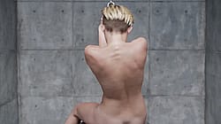 Miley Cyrus - Wrecking Ball (Uncensored)'