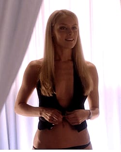 Rachel Skarsten - Transporter The Series'