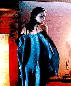 Camila Mendes'