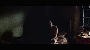 Lara Belmont - The War Zone (1999) at 19'